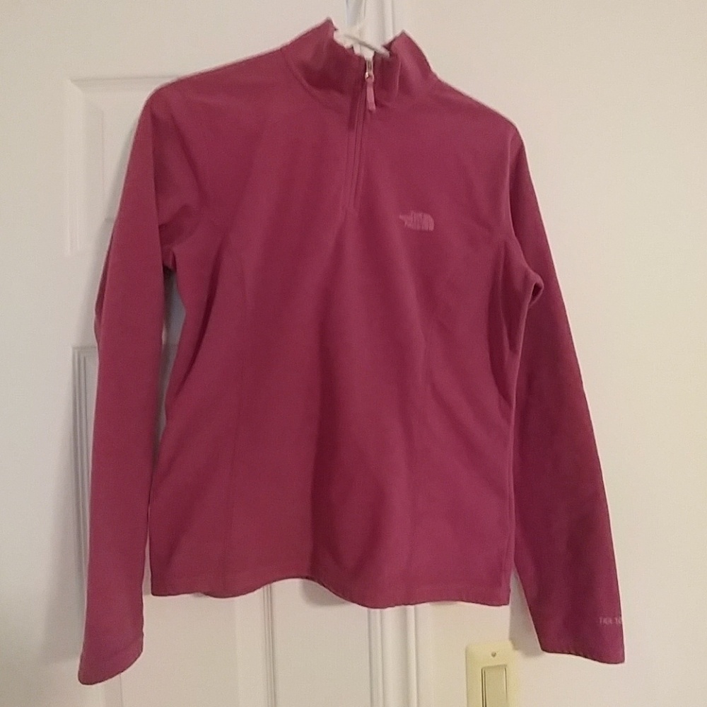The Nothface TKA 100 1/4 zip fleece pull over jack